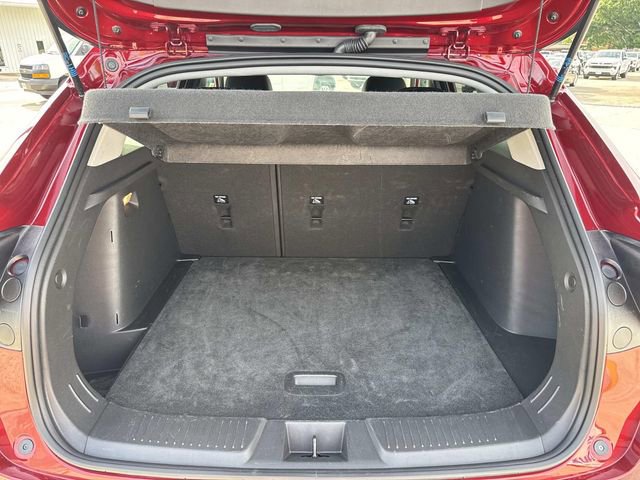 Used 2025 Chevrolet Trax LT w/ LT Convenience Package FWD image 21