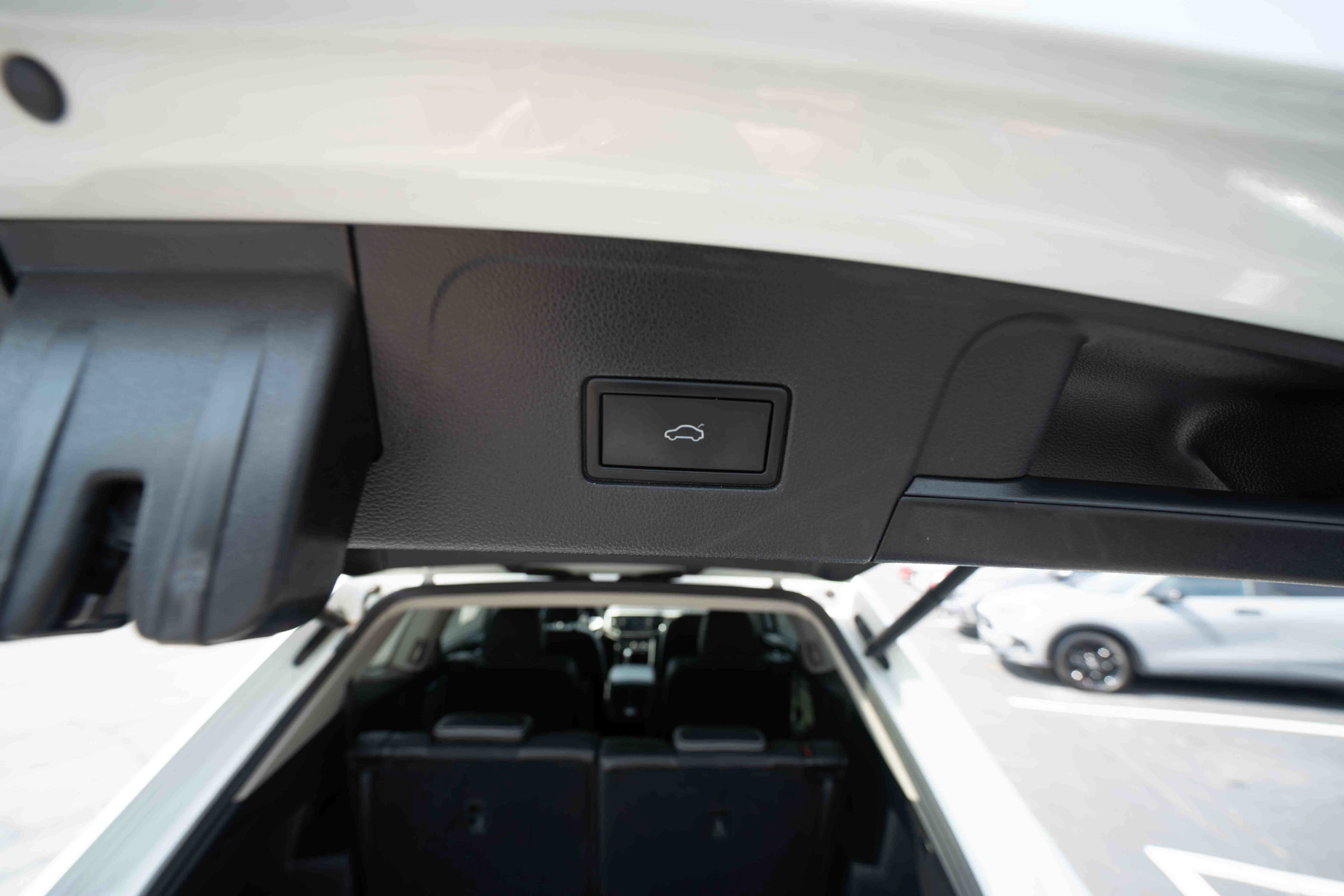 Used 2023 Volkswagen Atlas SE w/ Panoramic Sunroof Package AWD/4WD image 29