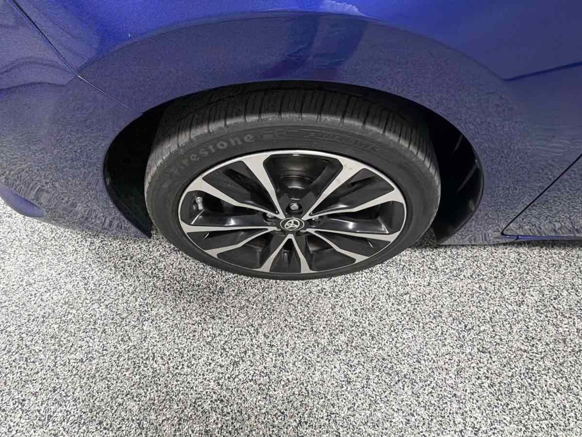 Used 2018 Toyota Corolla SE w/ SE Premium Package image 40