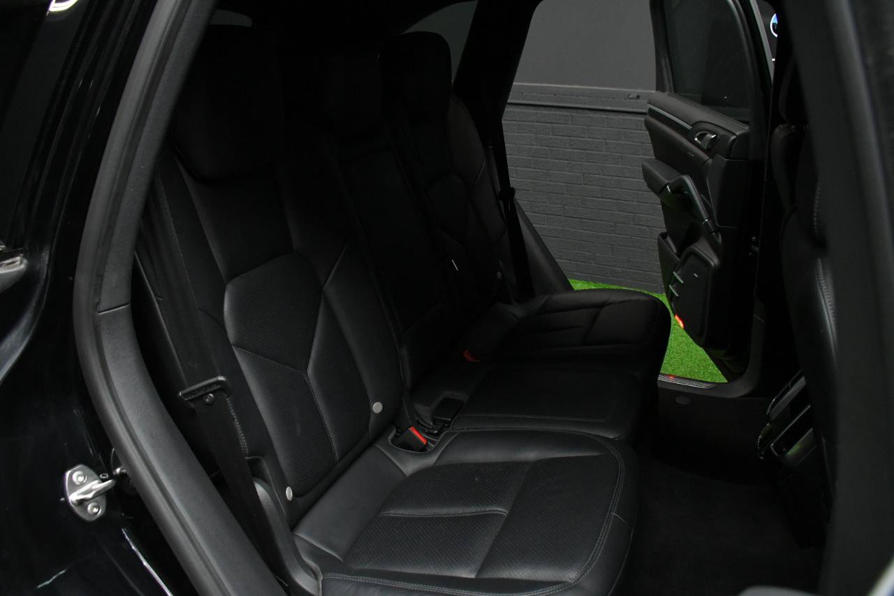 Used 2014 Porsche Cayenne S w/ Comfort Plus Package AWD/4WD image 34