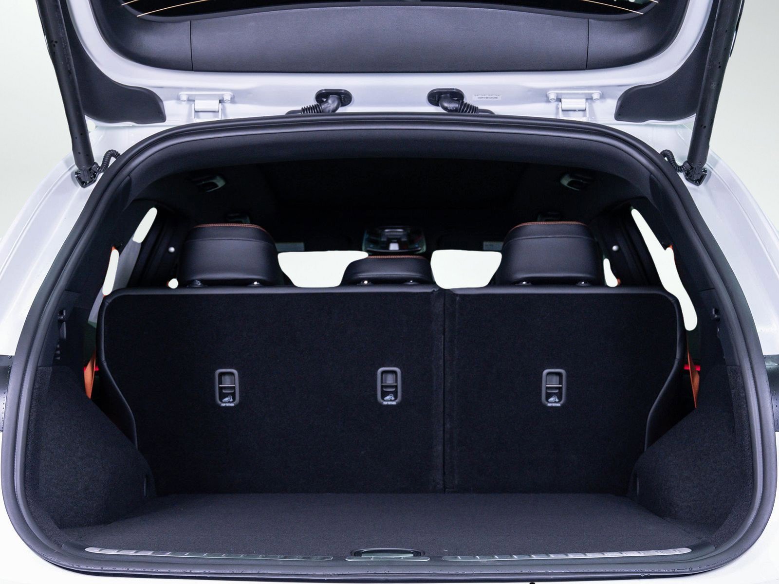 Used 2026 Genesis GV70 2.5T Sport Prestige image 8