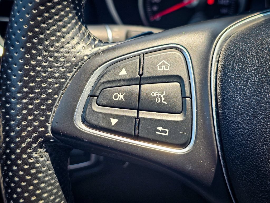 Used 2017 Mercedes-Benz C 300 4MATIC Sedan image 20