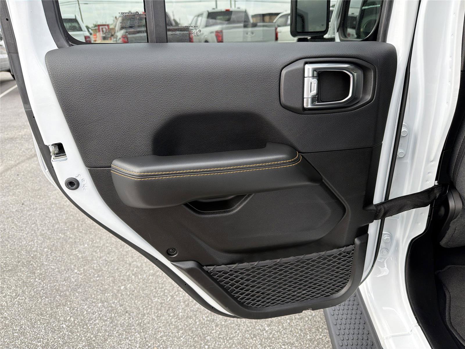 Used 2025 Jeep Wrangler Sahara image 22