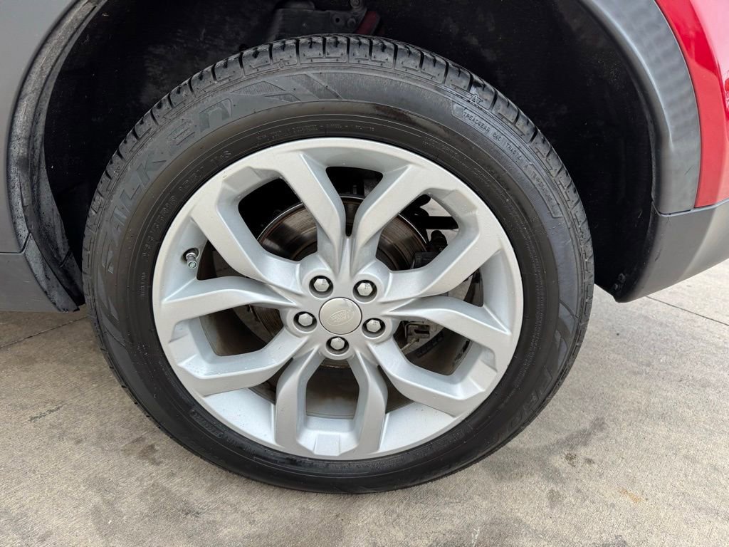 Used 2019 Land Rover Discovery Sport HSE AWD/4WD image 9