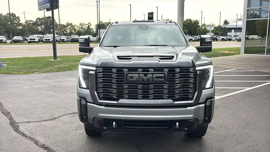 Used 2024 GMC Sierra 3500 Denali Ultimate AWD/4WD image 4