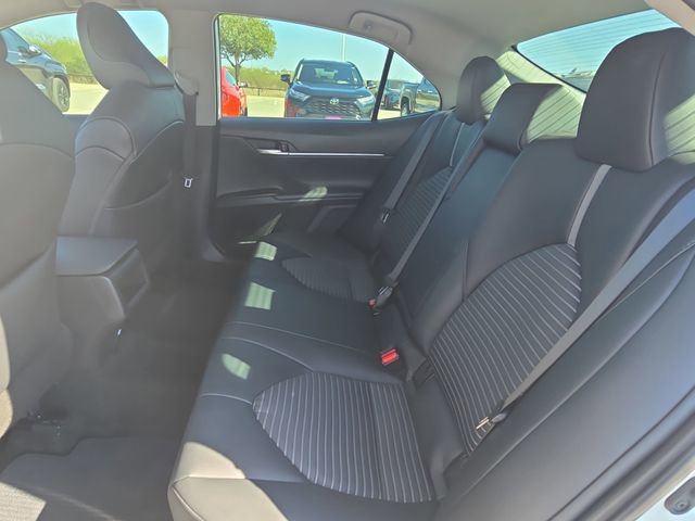 Used 2024 Toyota Camry SE image 14