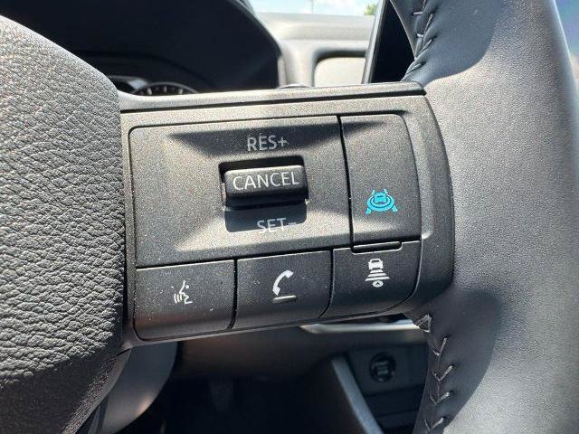 Certified 2026 Nissan Rogue SV FWD image 17