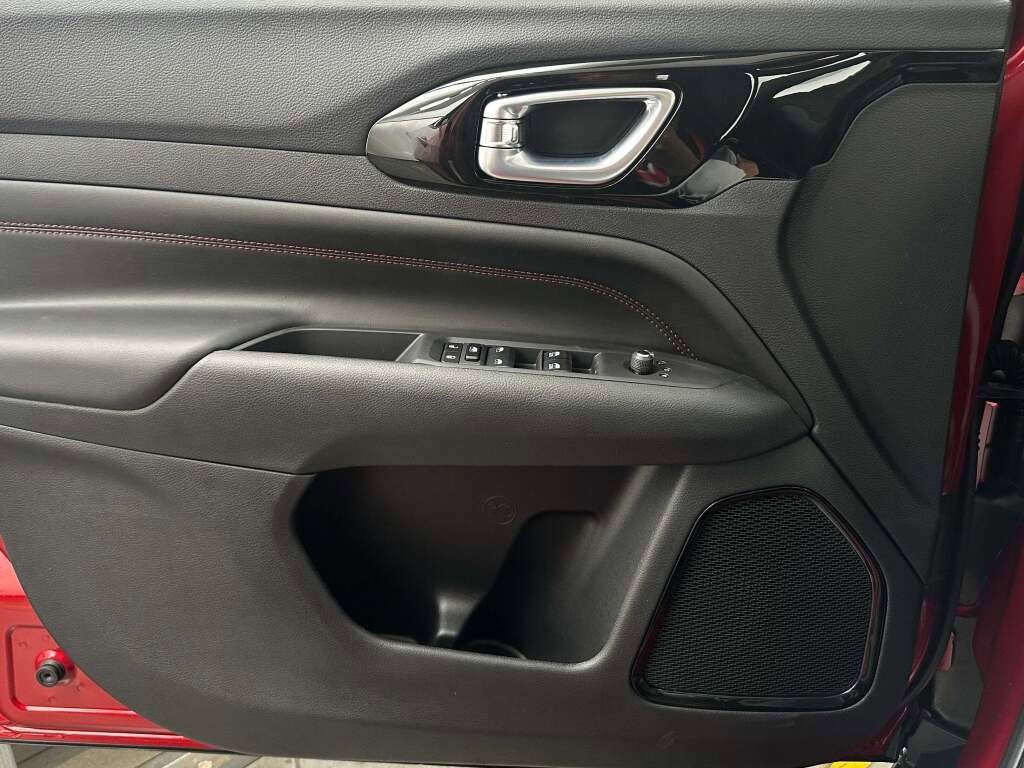 New 2026 Jeep Compass Trailhawk image 24