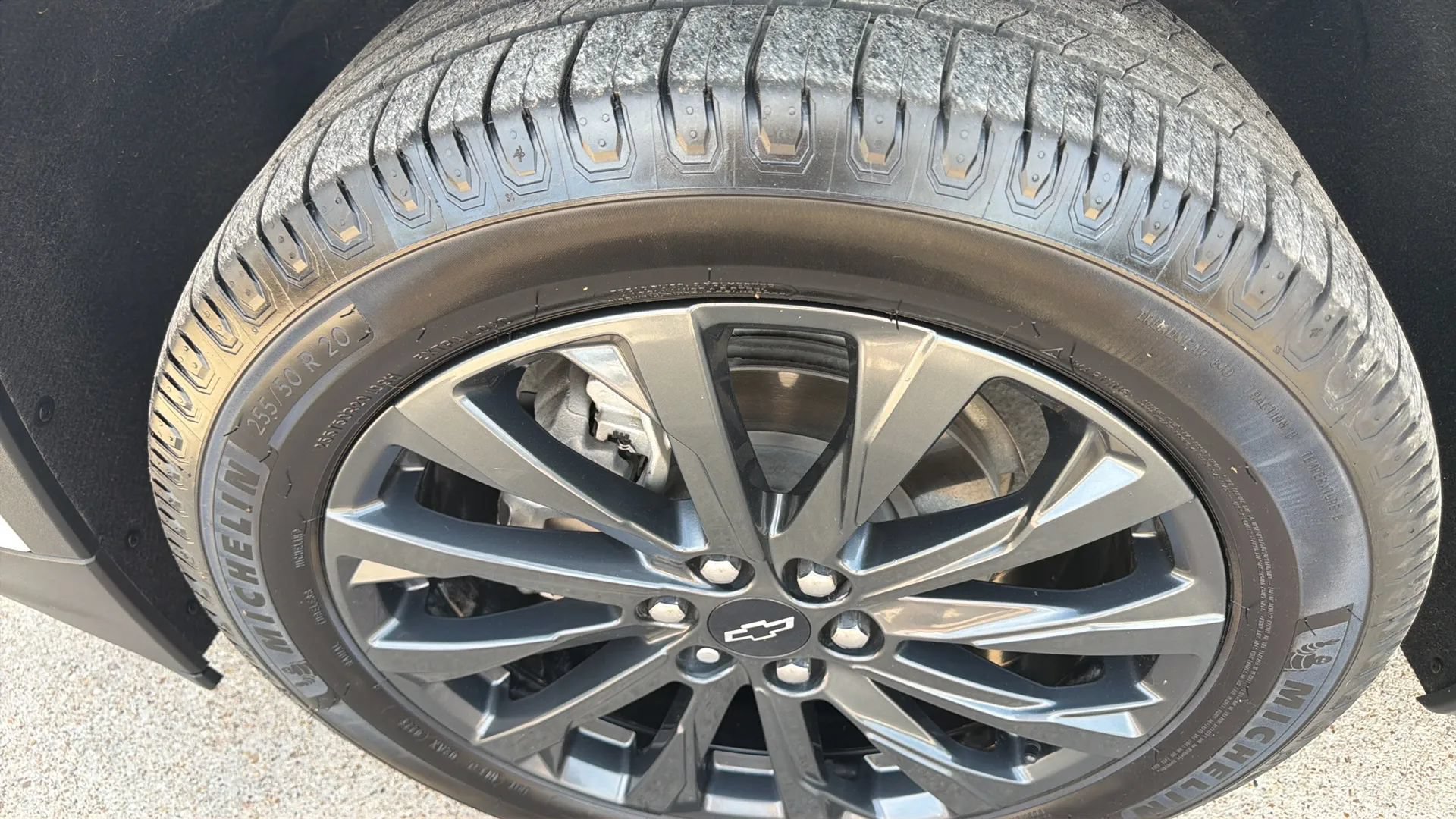 Used 2022 Chevrolet Traverse RS FWD image 16