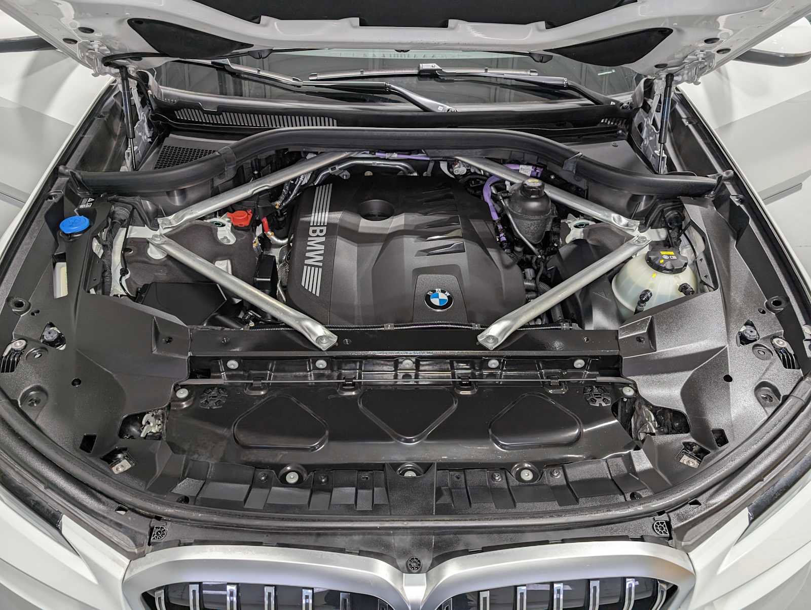 Used 2023 BMW X7 xDrive40i w/ Climate Comfort Package image 13