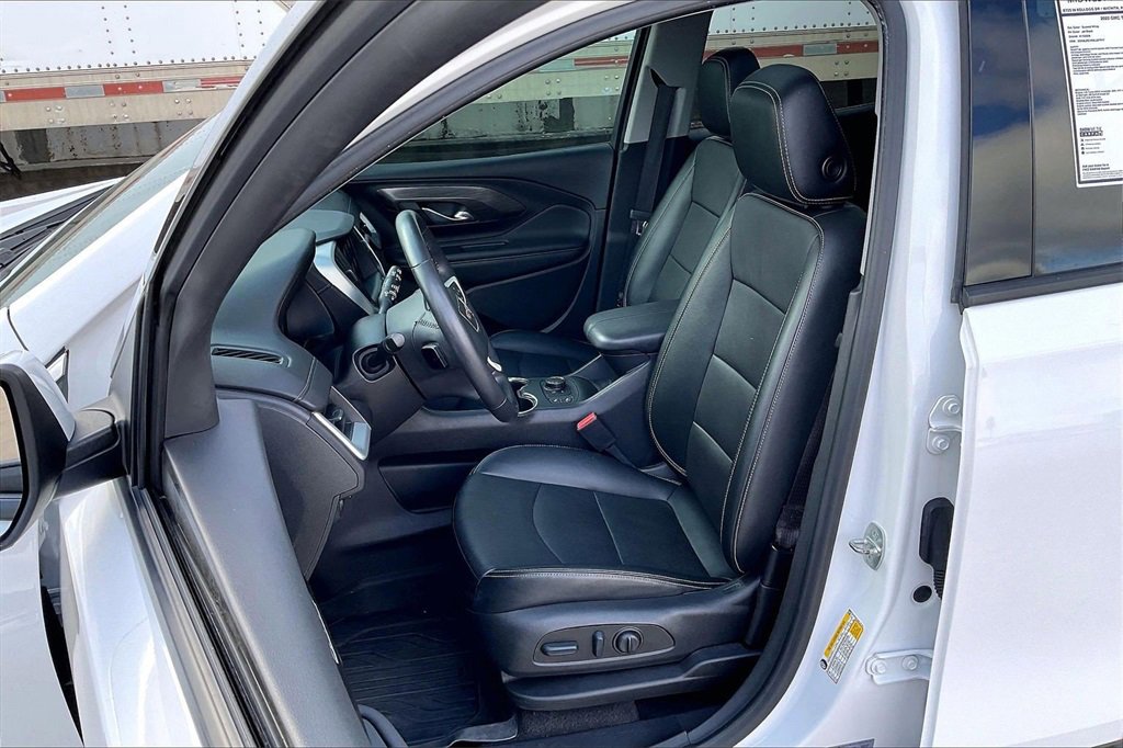 Used 2022 GMC Terrain SLT image 25