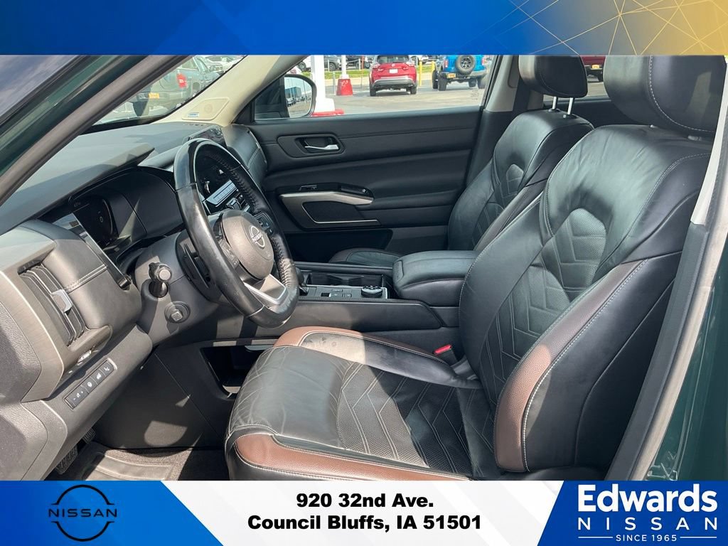 Used 2022 Nissan Pathfinder Platinum w/ Lighting Package (N93) AWD/4WD image 28