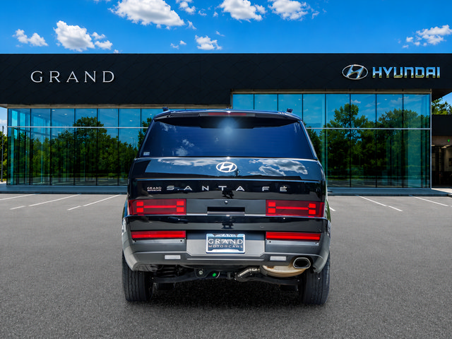 Used 2024 Hyundai Santa Fe SEL FWD image 5
