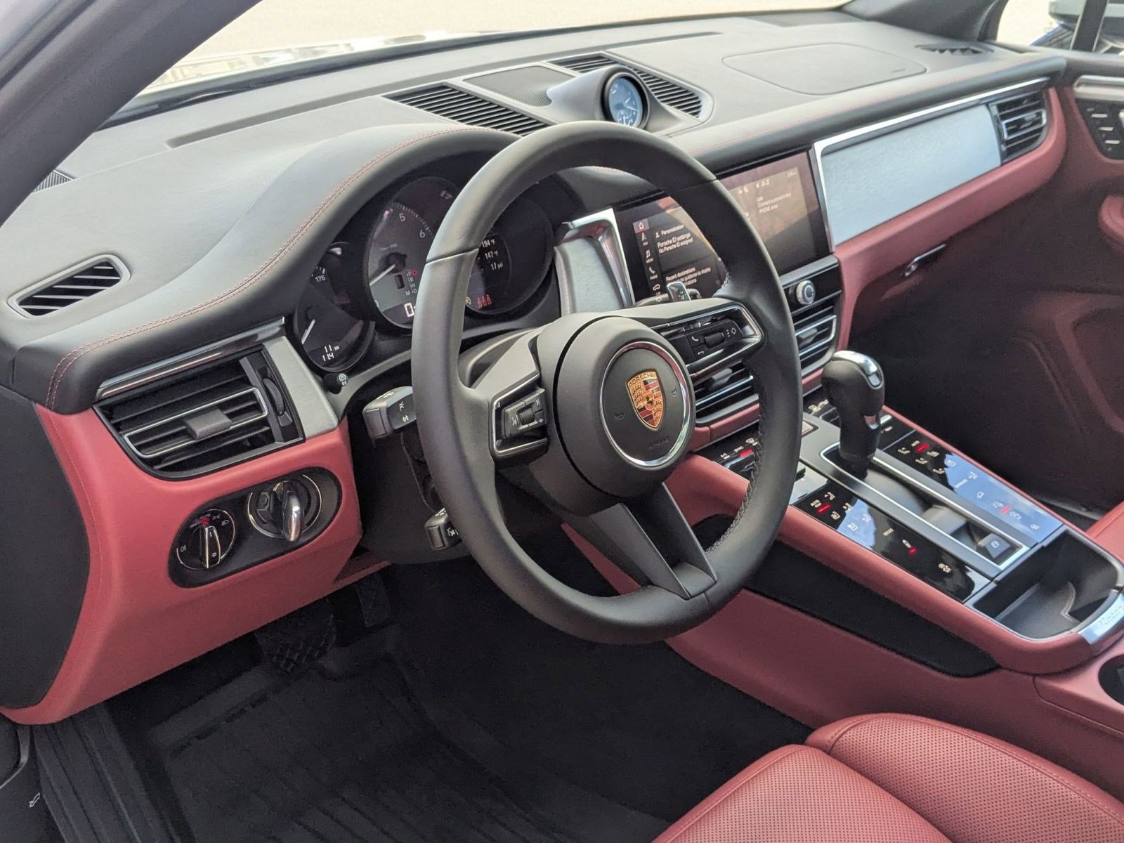 New 2026 Porsche Macan S image 4