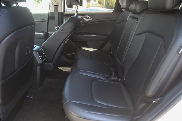 Certified 2025 Kia Sportage EX FWD image 19