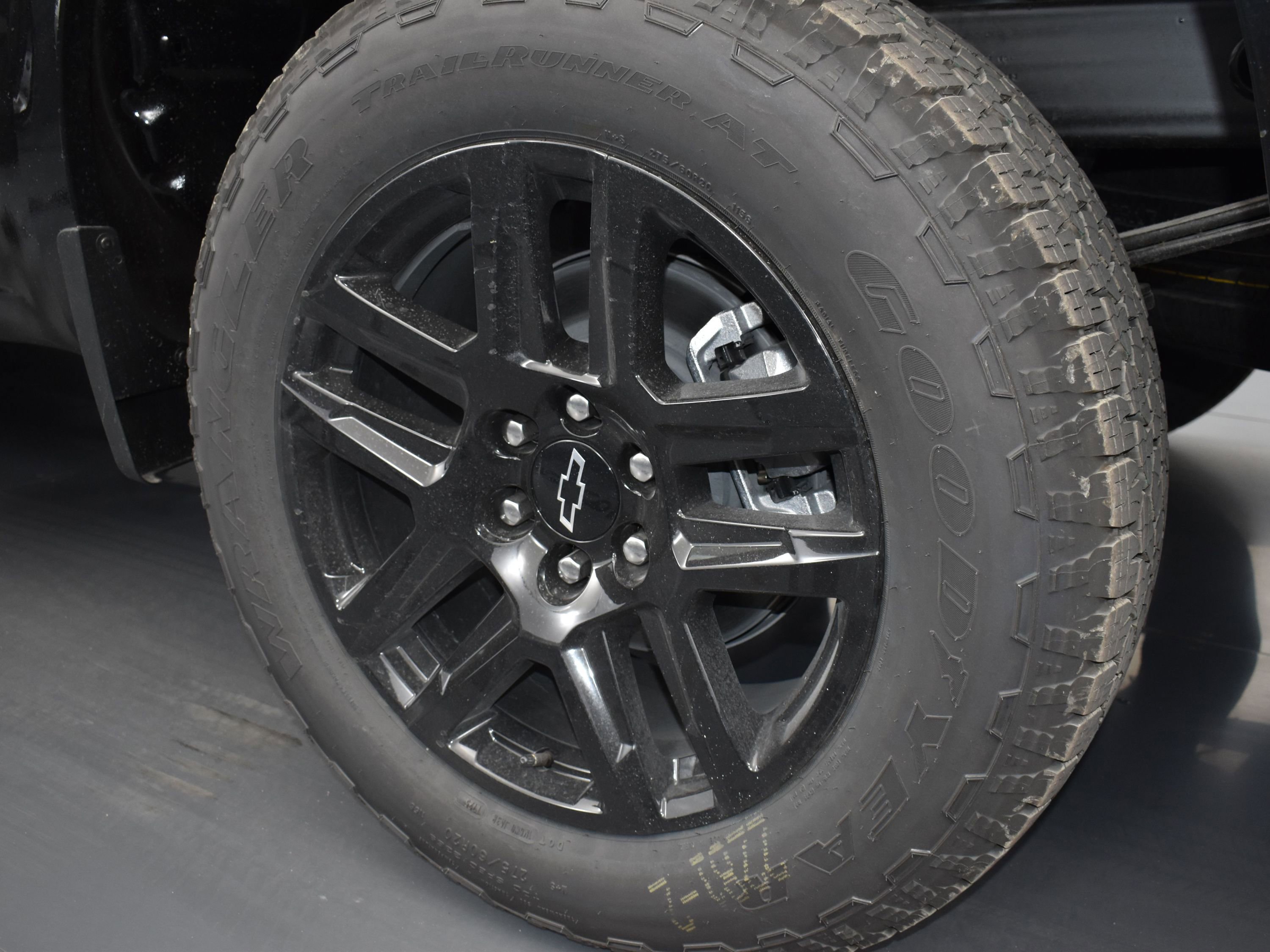 Used 2025 Chevrolet Silverado 1500 Custom w/ Turbomax Blackout Package image 21