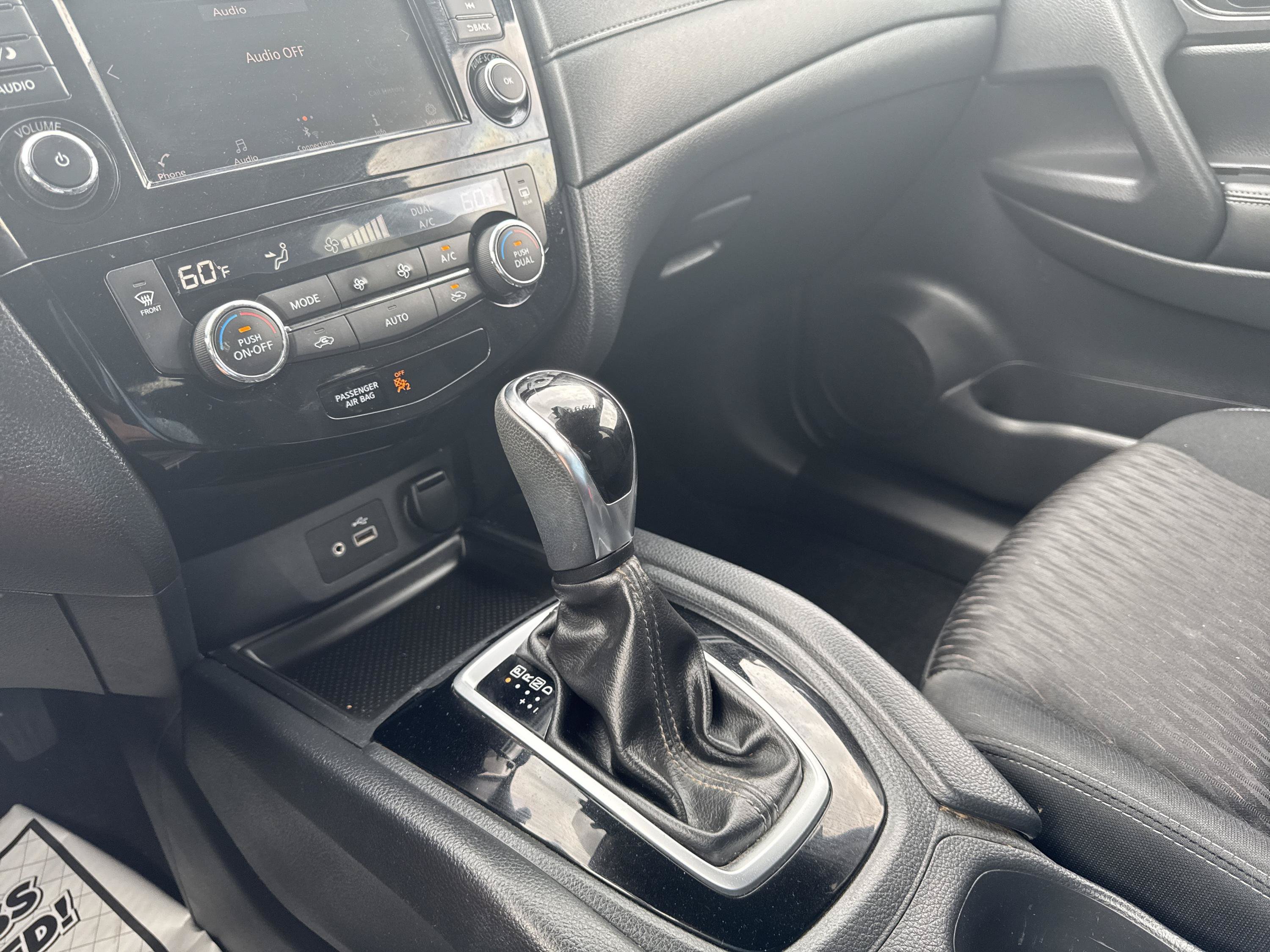 Used 2019 Nissan Rogue SV AWD/4WD image 17