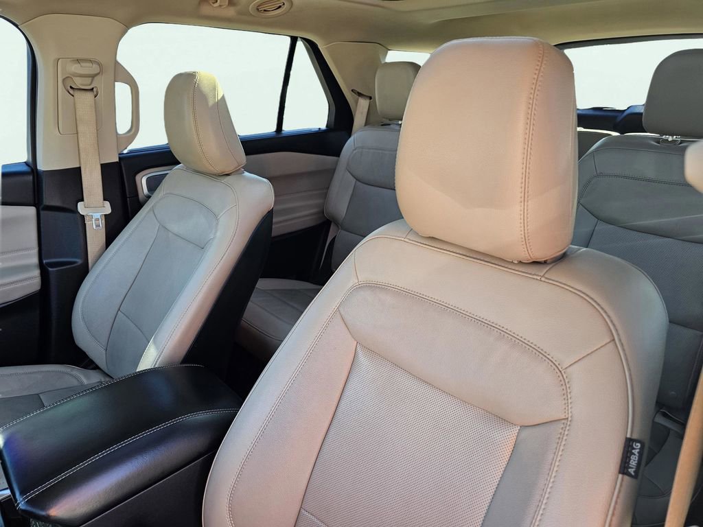 Used 2020 Ford Explorer Limited w/ Class III Trailer Tow Package image 16