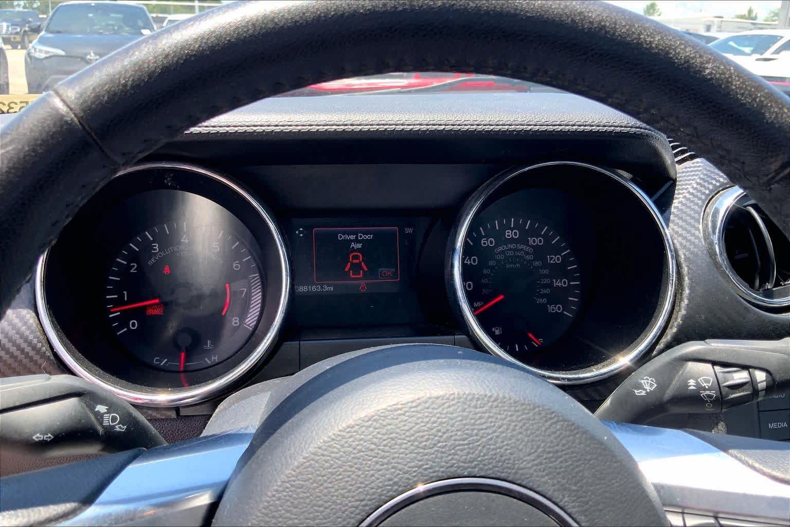 Used 2015 Ford Mustang Coupe RWD image 24