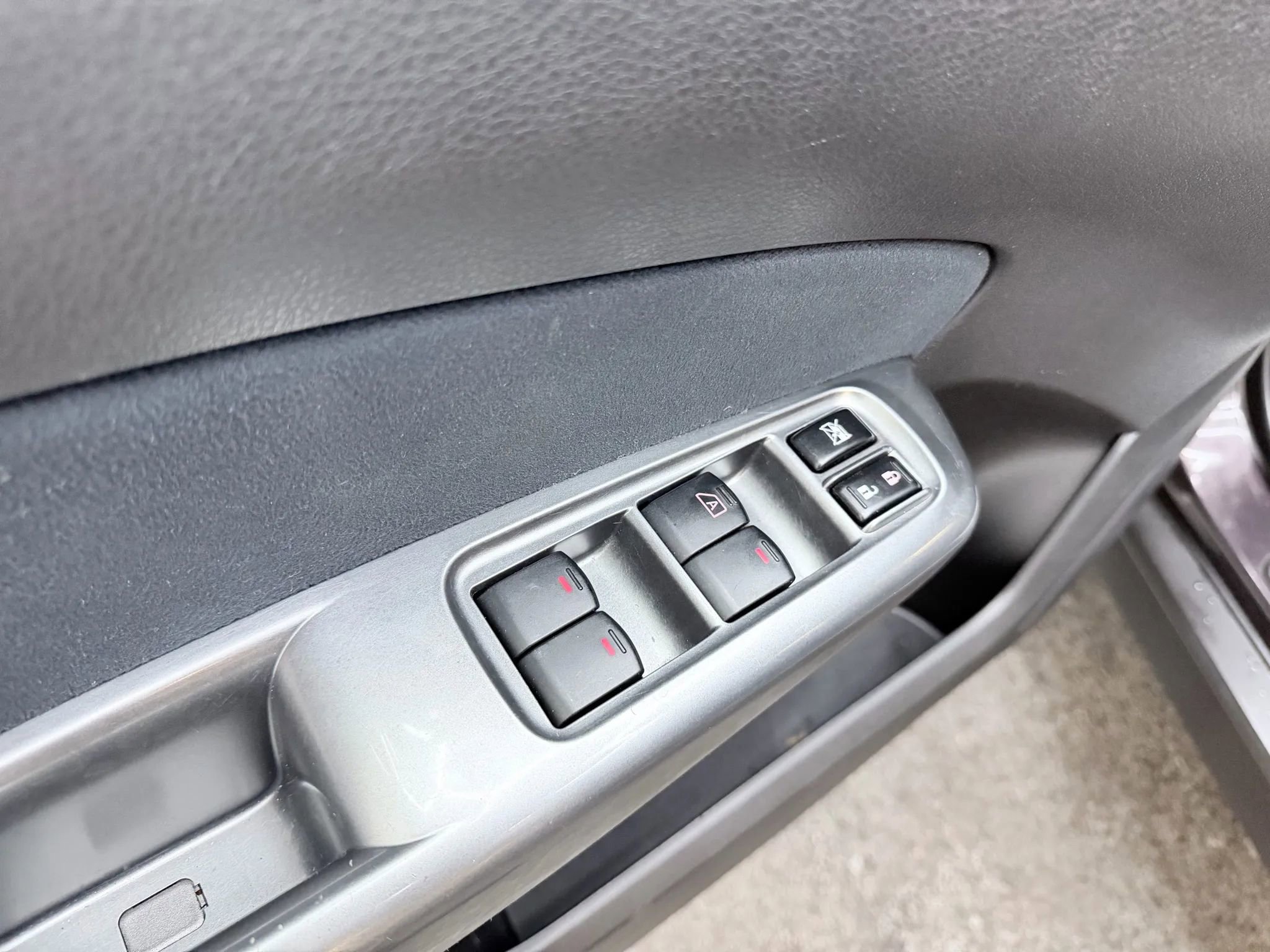 Used 2013 Subaru Forester 2.5X Limited image 9