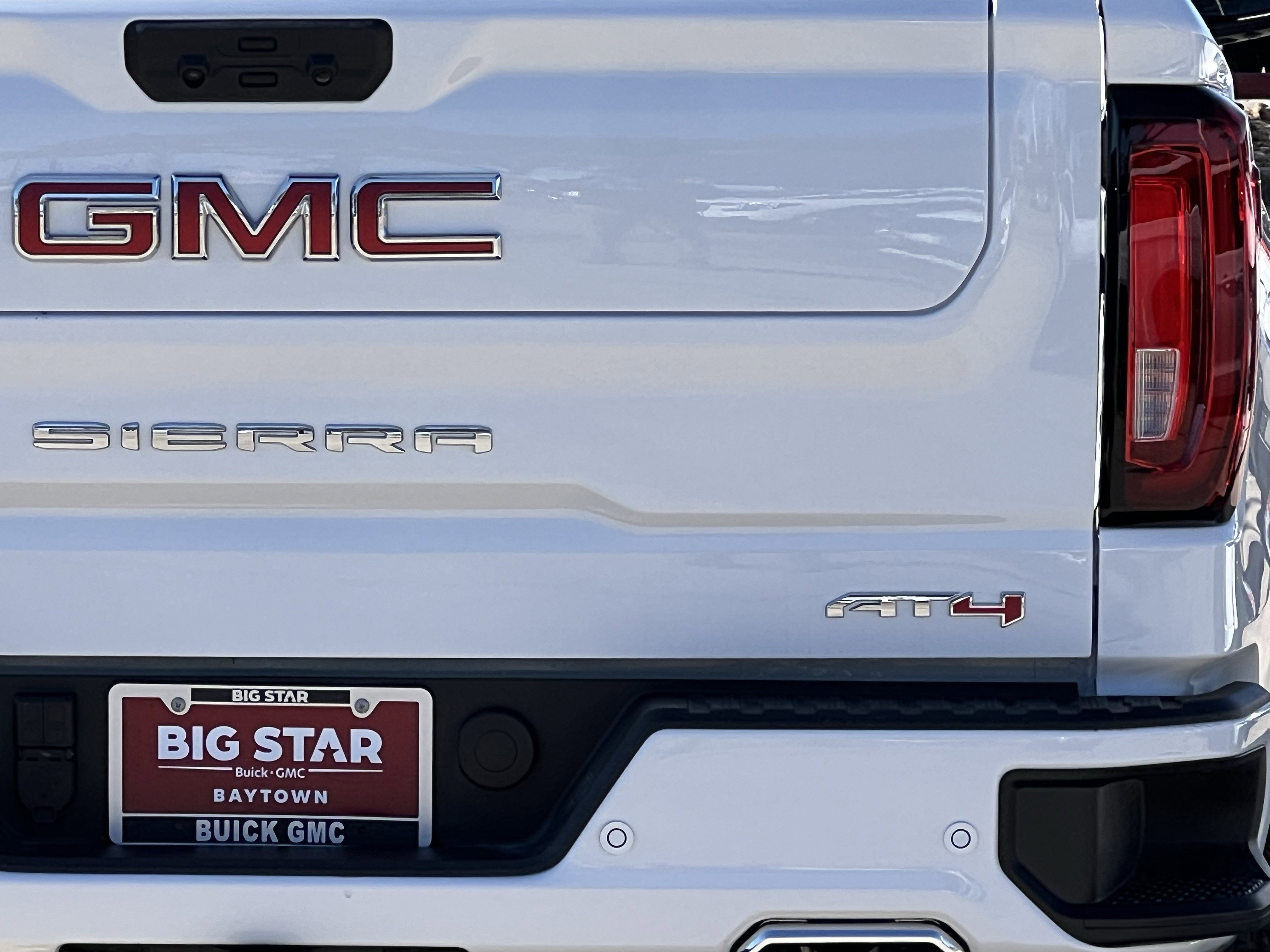 Used 2025 GMC Sierra 1500 AT4 image 5