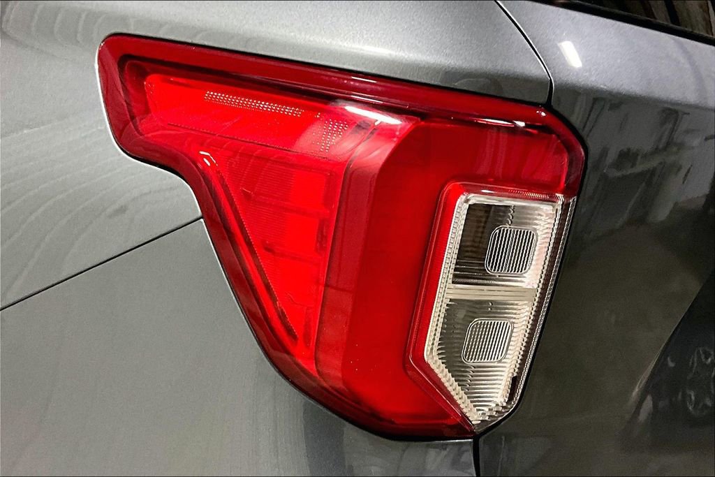 Certified 2023 Ford Explorer XLT w/ Equipment Group 202A image 8
