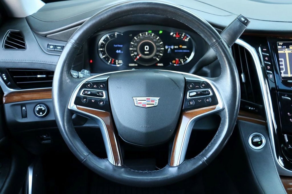Used 2020 Cadillac Escalade ESV Premium Luxury image 34