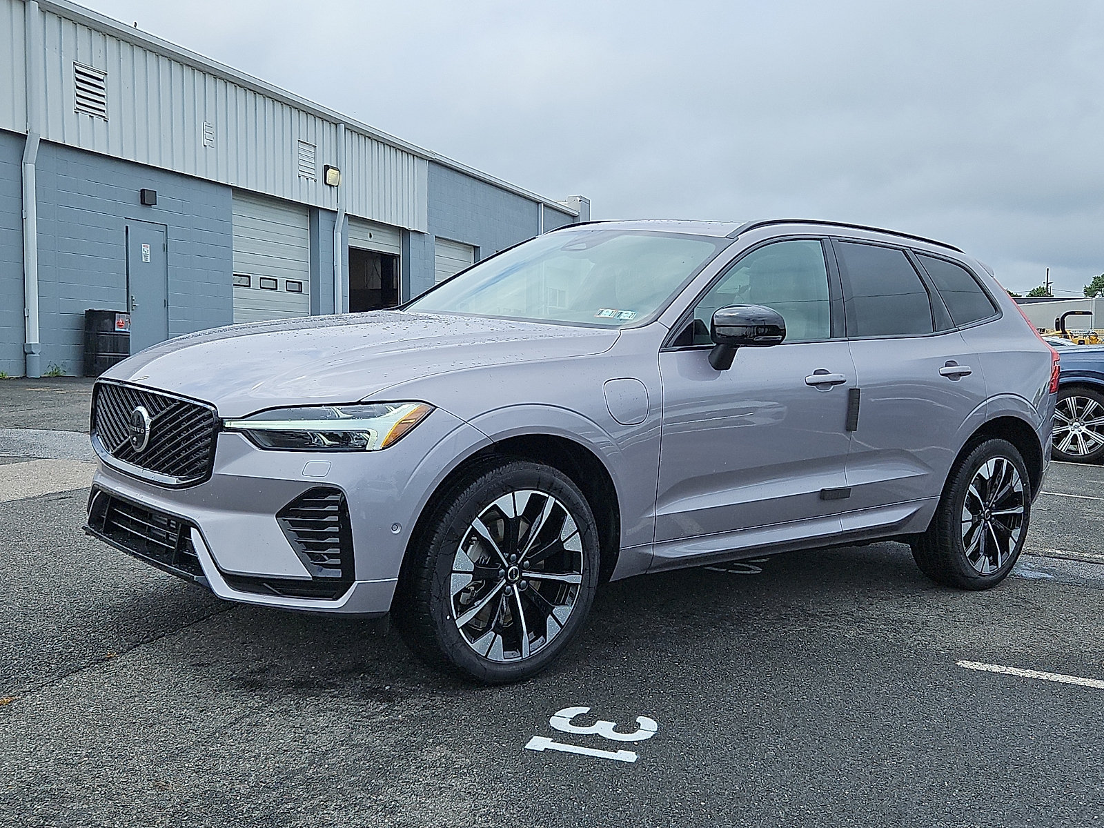 New 2026 Volvo XC60 T8 Plus w/ Protection Package Premier AWD/4WD image 3
