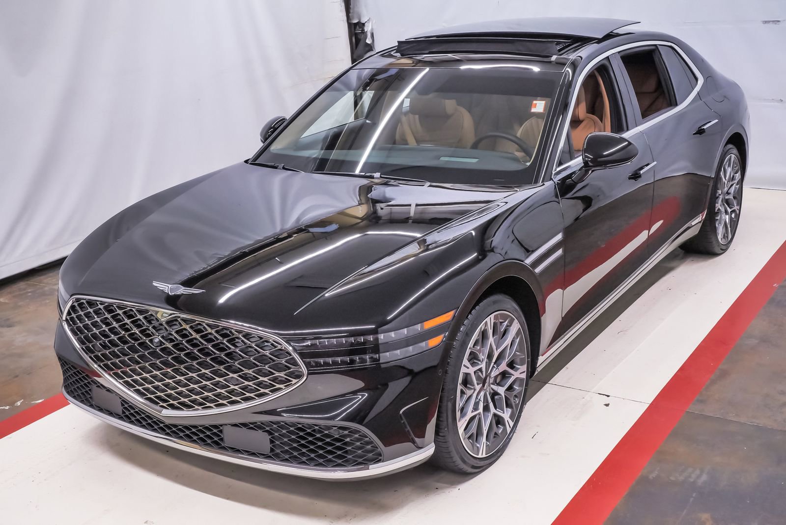 Certified 2025 Genesis G90 3.5T image 1