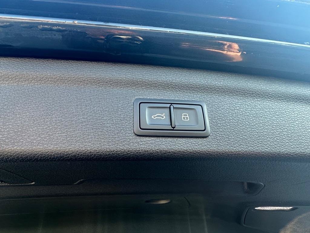 Used 2019 Audi Q3 2.0T Premium Plus w/ Premium Plus Package AWD/4WD image 11