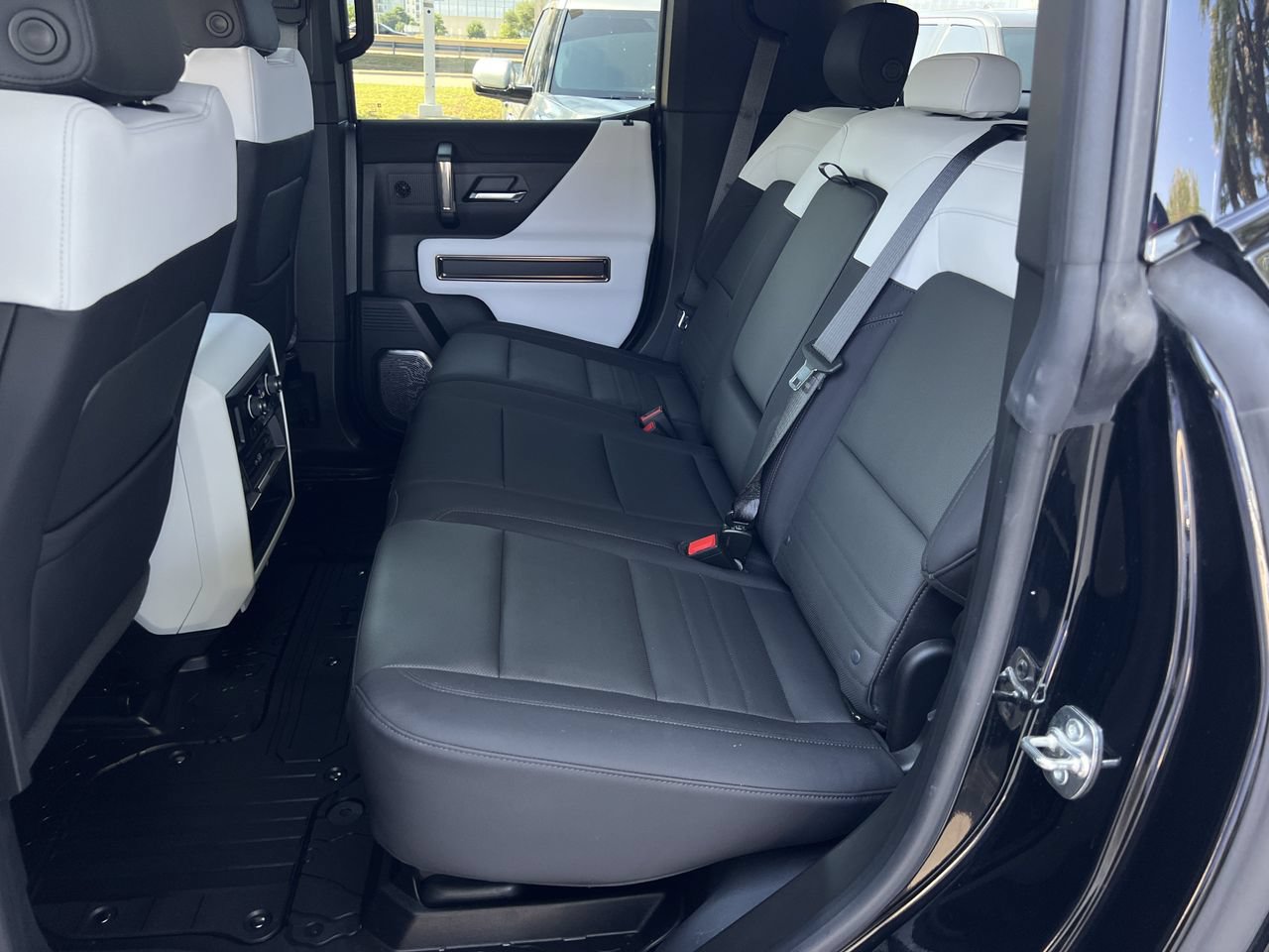 Used 2025 GMC Hummer EV 3X AWD/4WD image 29
