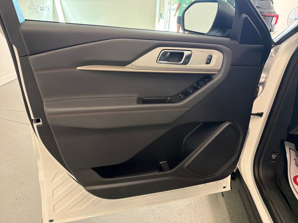 New 2027 Ford Explorer Active RWD image 11