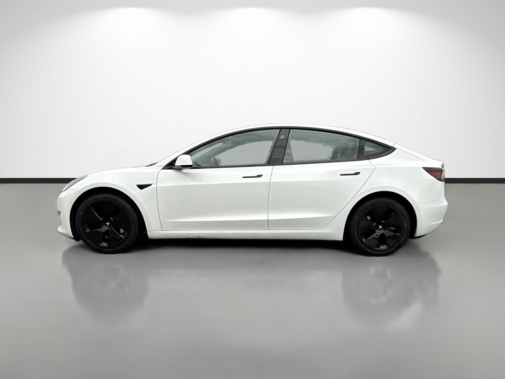 Used 2023 Tesla Model 3 Standard Range RWD image 6