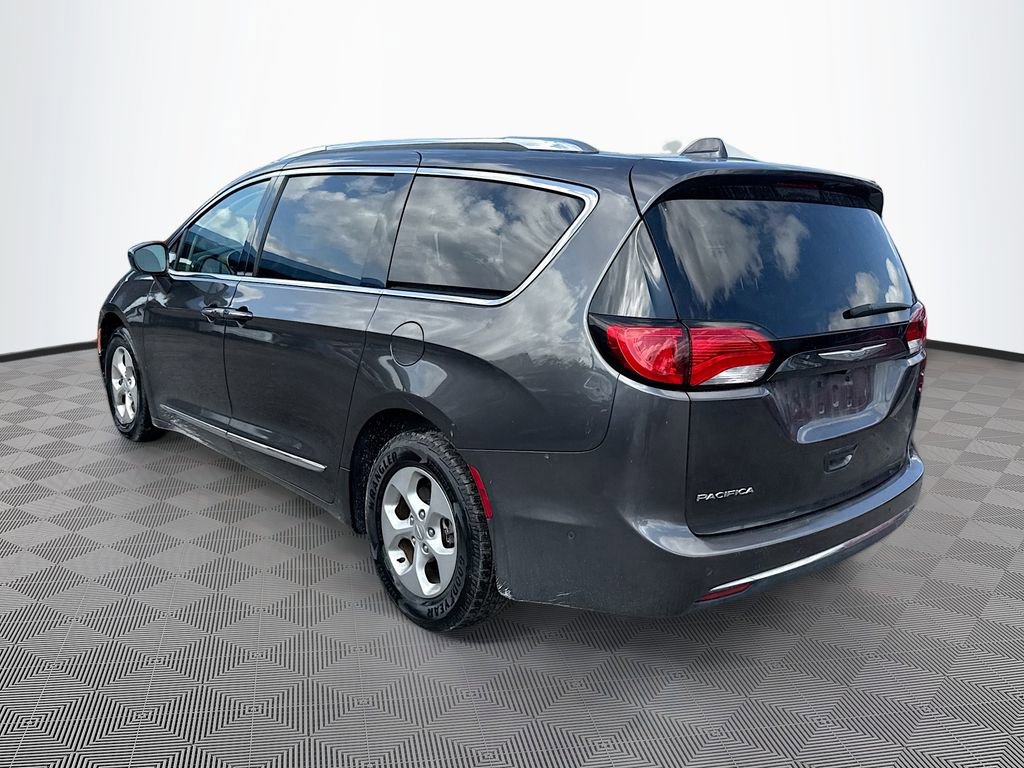 Used 2017 Chrysler Pacifica Touring-L Plus w/ Advanced Safetytec Group FWD image 8