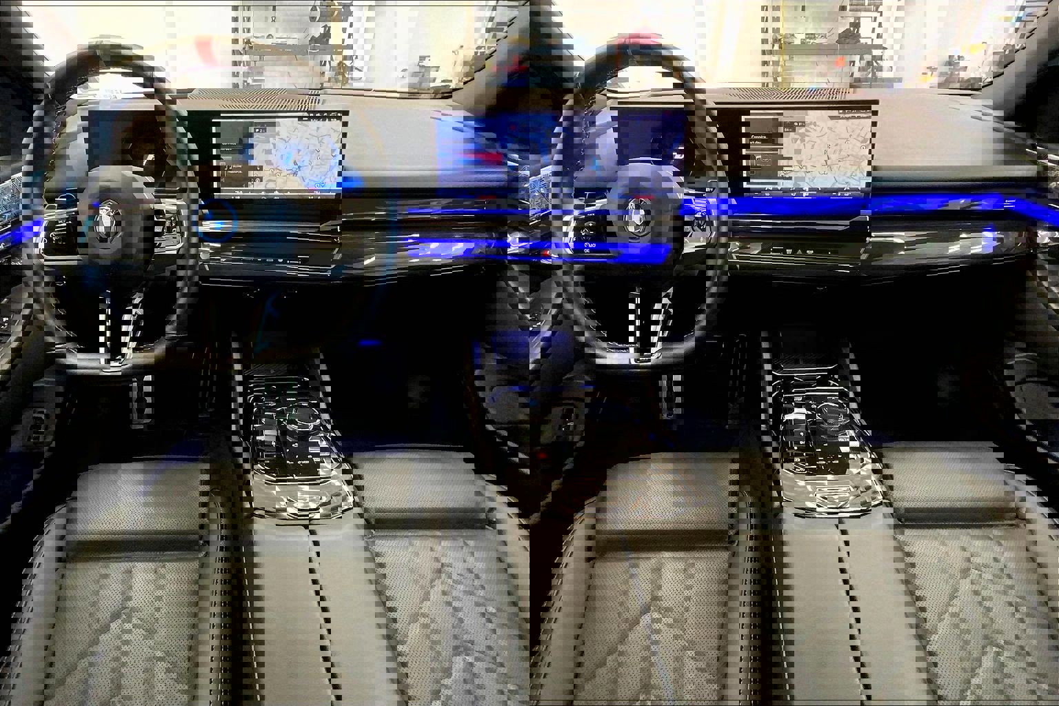 Used 2024 BMW i5 M60 w/ Premium Package image 12