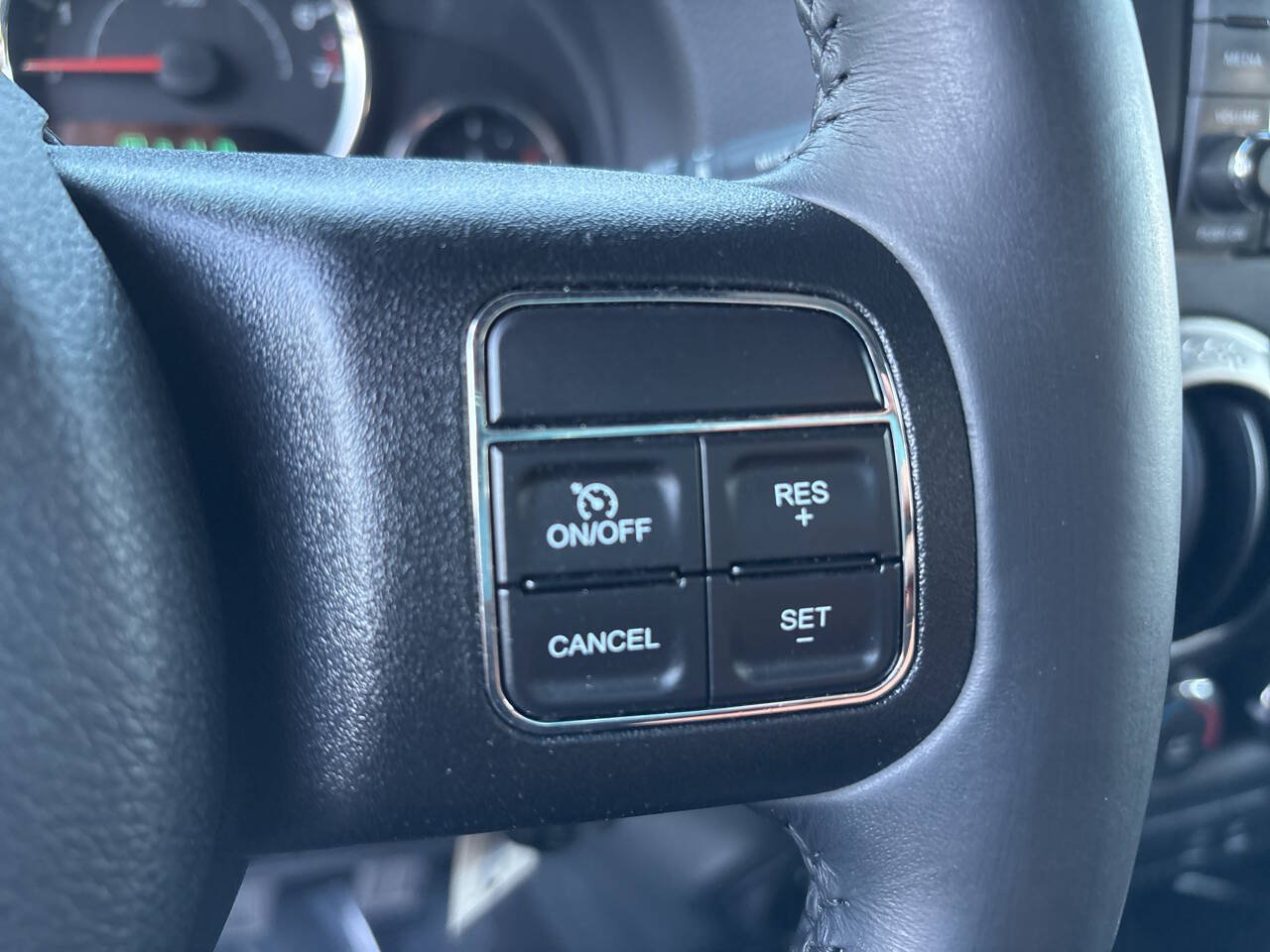 Used 2017 Jeep Wrangler Unlimited Rubicon w/ Connectivity Group AWD/4WD image 18