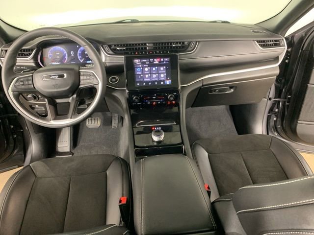 Used 2023 Jeep Grand Cherokee Altitude image 33