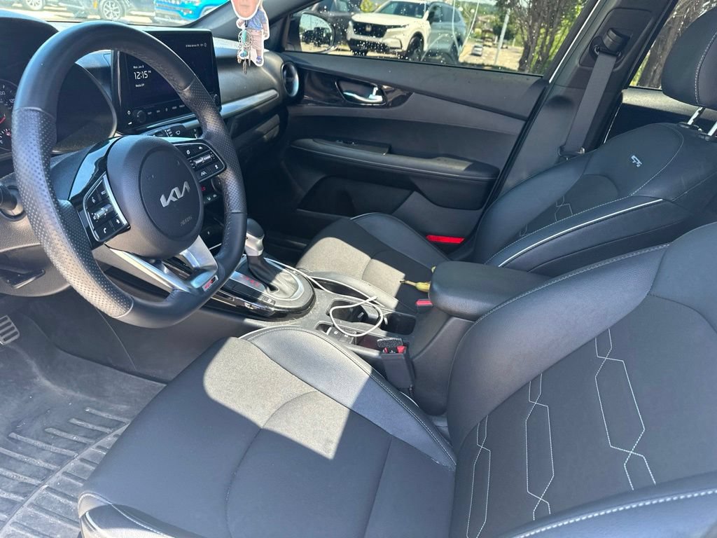 Used 2023 Kia Forte GT-Line w/ GT-Line Premium Package FWD image 8