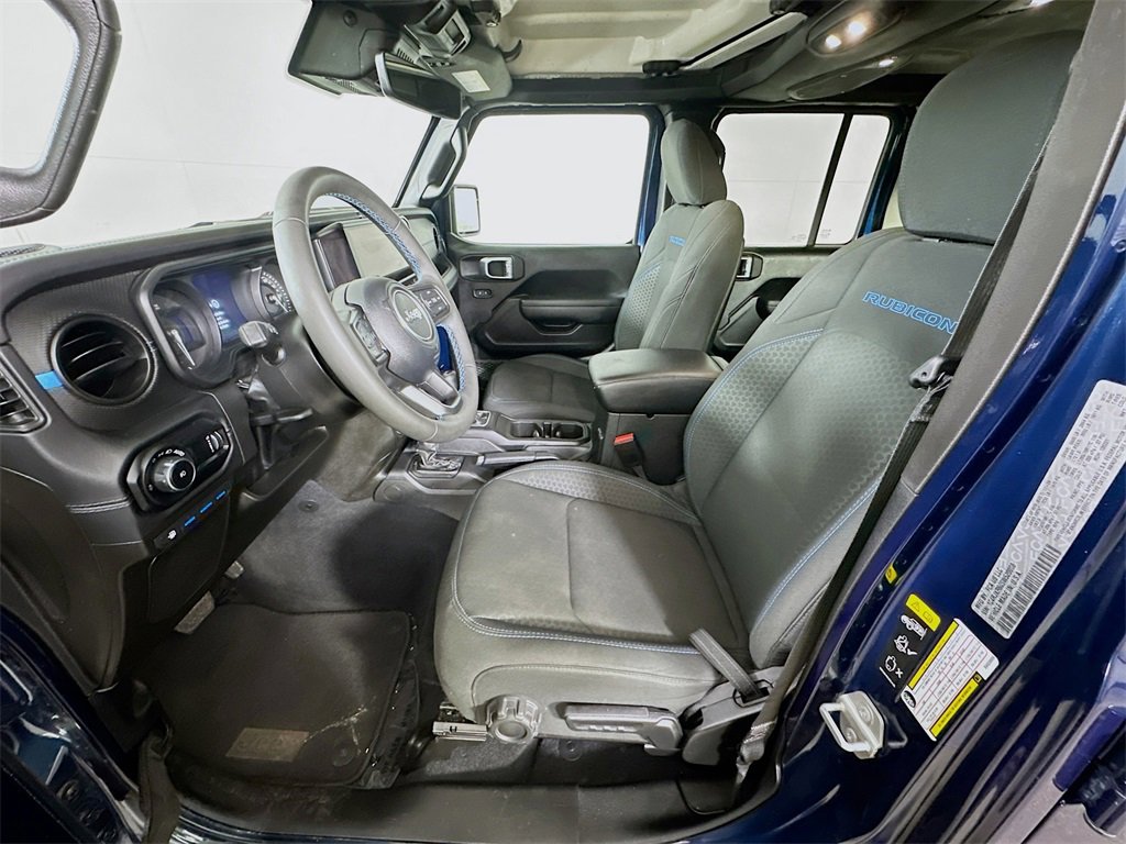 Used 2025 Jeep Wrangler Unlimited Rubicon 4xe w/ Technology Group image 15