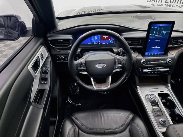 Used 2020 Ford Explorer Platinum w/ Premium Technology Package AWD/4WD image 24
