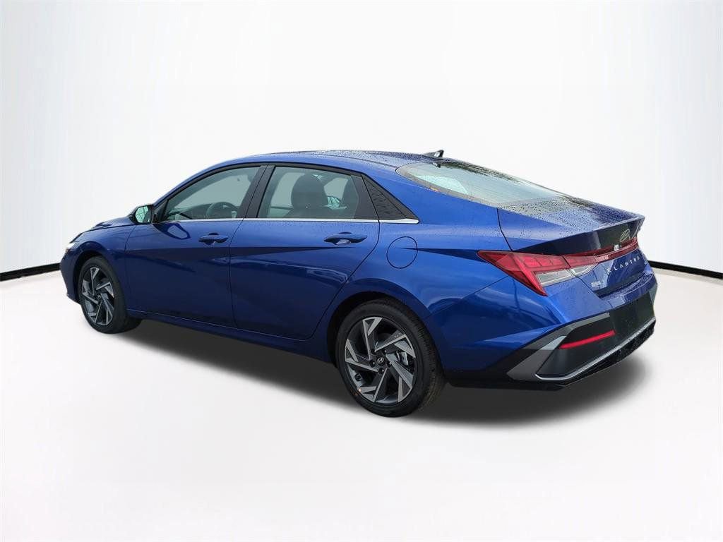 New 2026 Hyundai Elantra Limited image 7