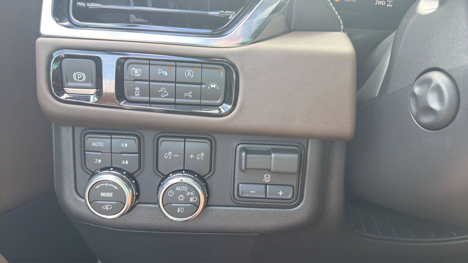 New 2026 GMC Yukon XL Denali Ultimate AWD/4WD image 15