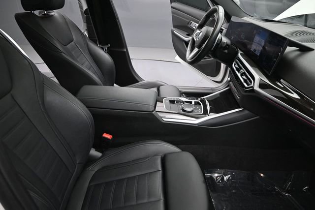 Used 2023 BMW 330i Sedan w/ M Sport Package RWD image 19