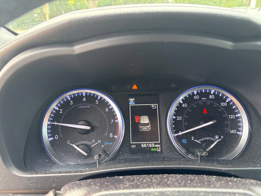 Used 2019 Toyota Highlander XLE AWD/4WD image 14