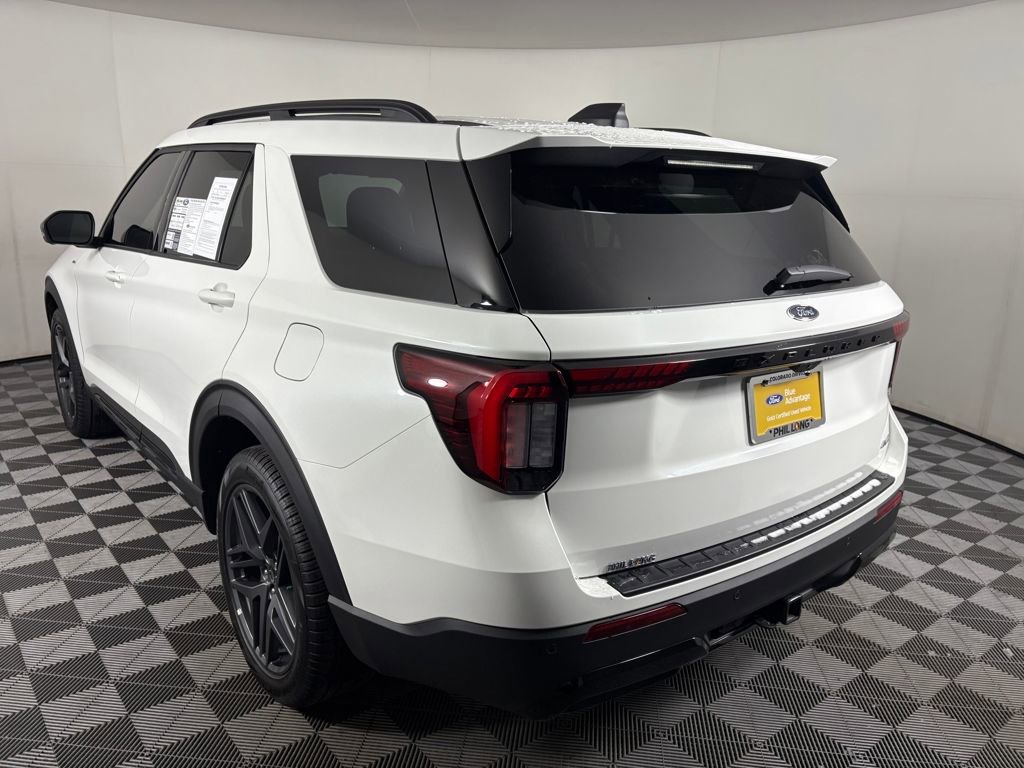 Certified 2025 Ford Explorer ST-Line w/ Premium Package image 5