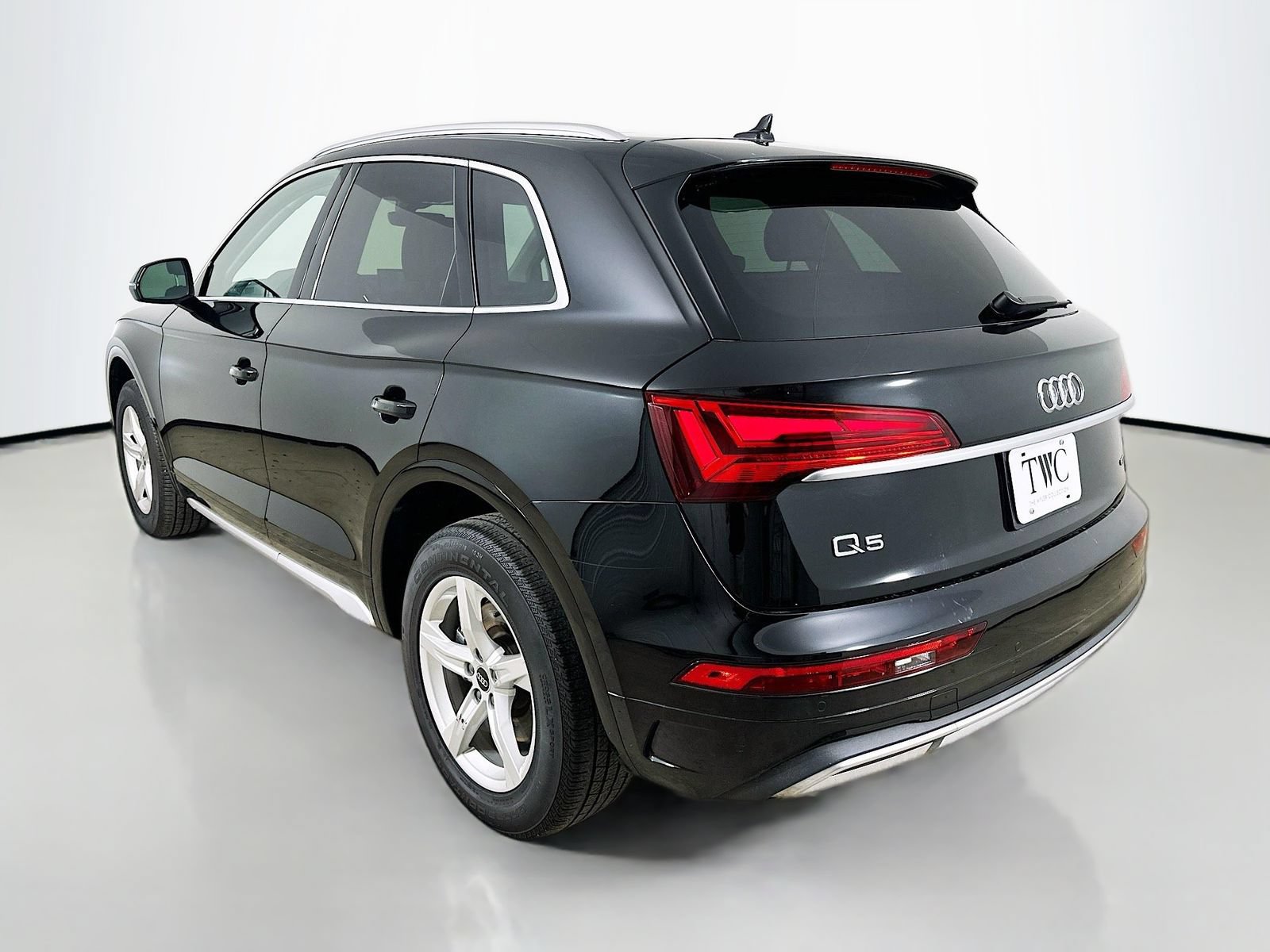 Used 2023 Audi Q5 2.0T Premium w/ Convenience Package AWD/4WD image 7