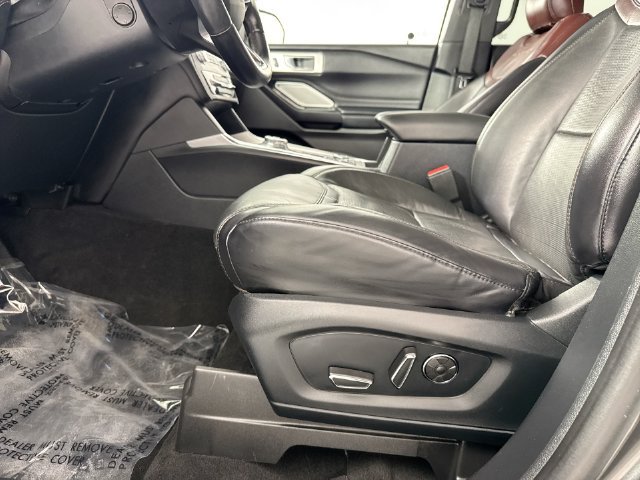 Used 2020 Ford Explorer Platinum w/ Premium Technology Package AWD/4WD image 21