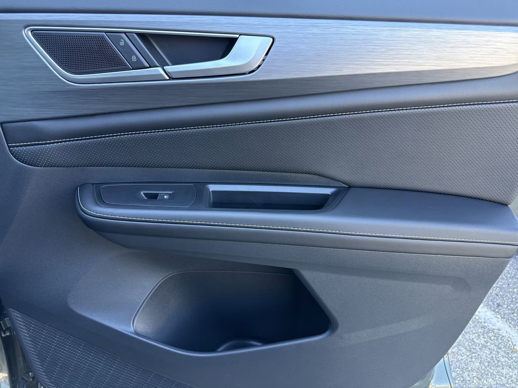 New 2026 Volkswagen Atlas Cross Sport SE image 36