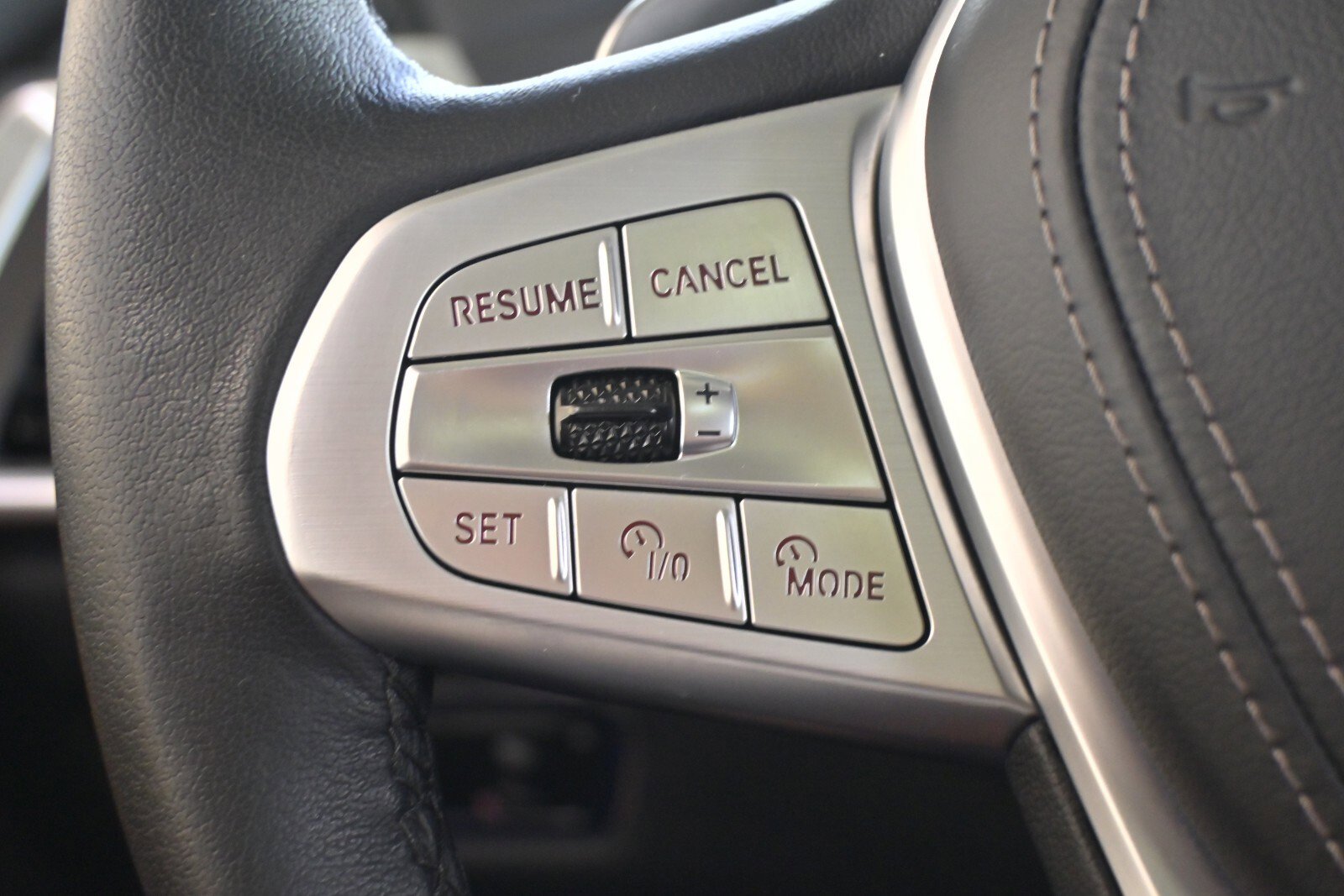 Certified 2023 BMW X7 xDrive40i w/ Executive Package image 23