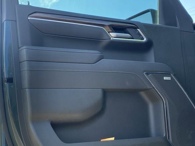 Used 2025 Chevrolet Silverado 1500 LT Trail Boss w/ LT Trail Boss Premium Package AWD/4WD image 15